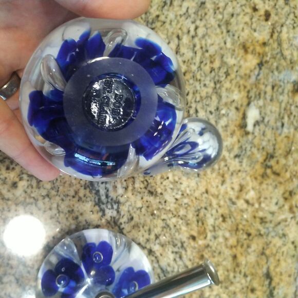 ESTATE LOT ARTIST SIGNED ART GLASS PERFUME BOTTLE PEN HOLDER SET BOB ST CLAIR - Picture 6 of 7